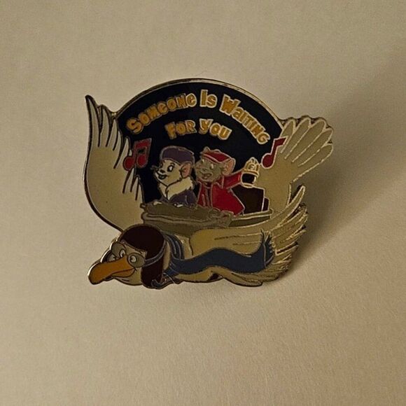 Disney Pin The Rescuers Orville Bianca Bernard Someone Is Waiting for You Light - Picture 3 of 9